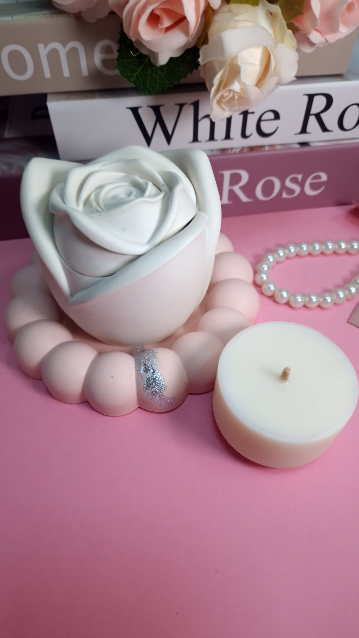 Bougie Pot Jesmonite Rechargeable – Rose Éternelle